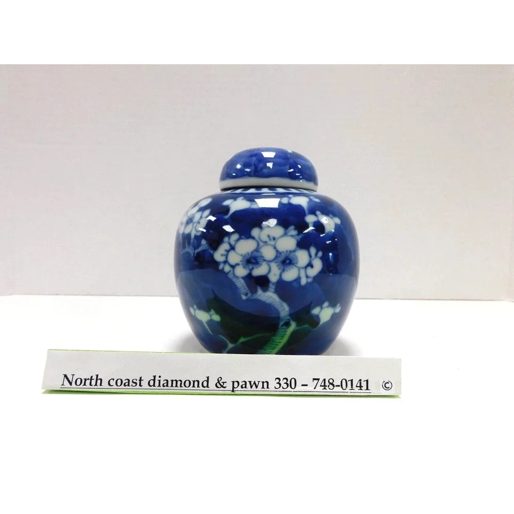 VTG Chinese Blue & White Porcelain Ginger Jar Cherry Blossom Floral Motif DW708